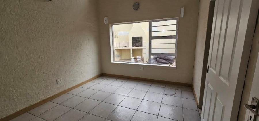 To Let 3 Bedroom Property for Rent in Island View Western Cape